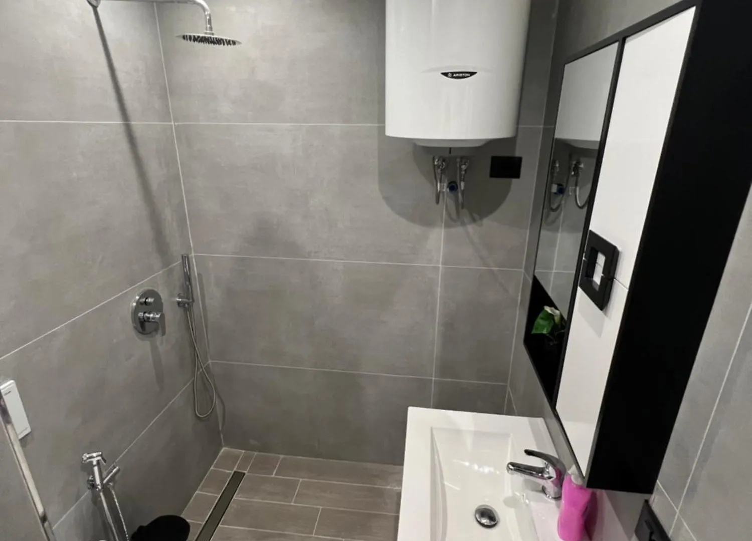 Greis Apartments Tirana 0*,